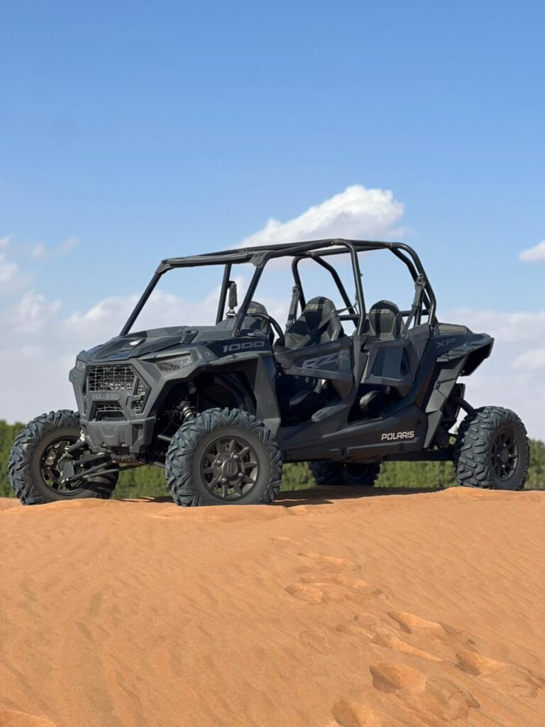 Polaris Buggy Safari - 4 Seater Perfect for families or friends who want to enjoy the desert together safely and comfortably.