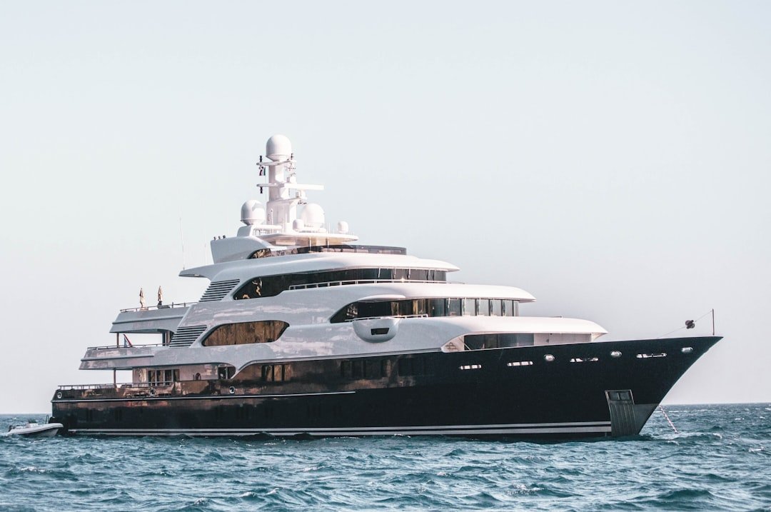 MASSIVE YATCH MASSIVE YATCH DESERT FUN TOURS